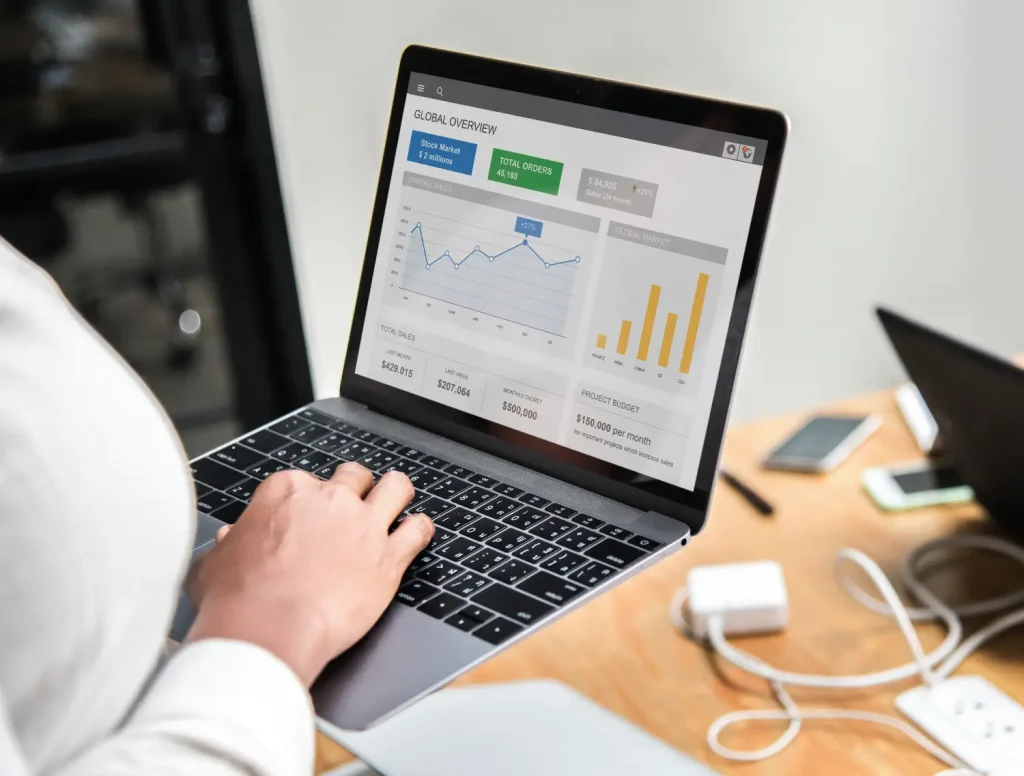 Conversion Rate Optimization 1 businesswoman working laptop